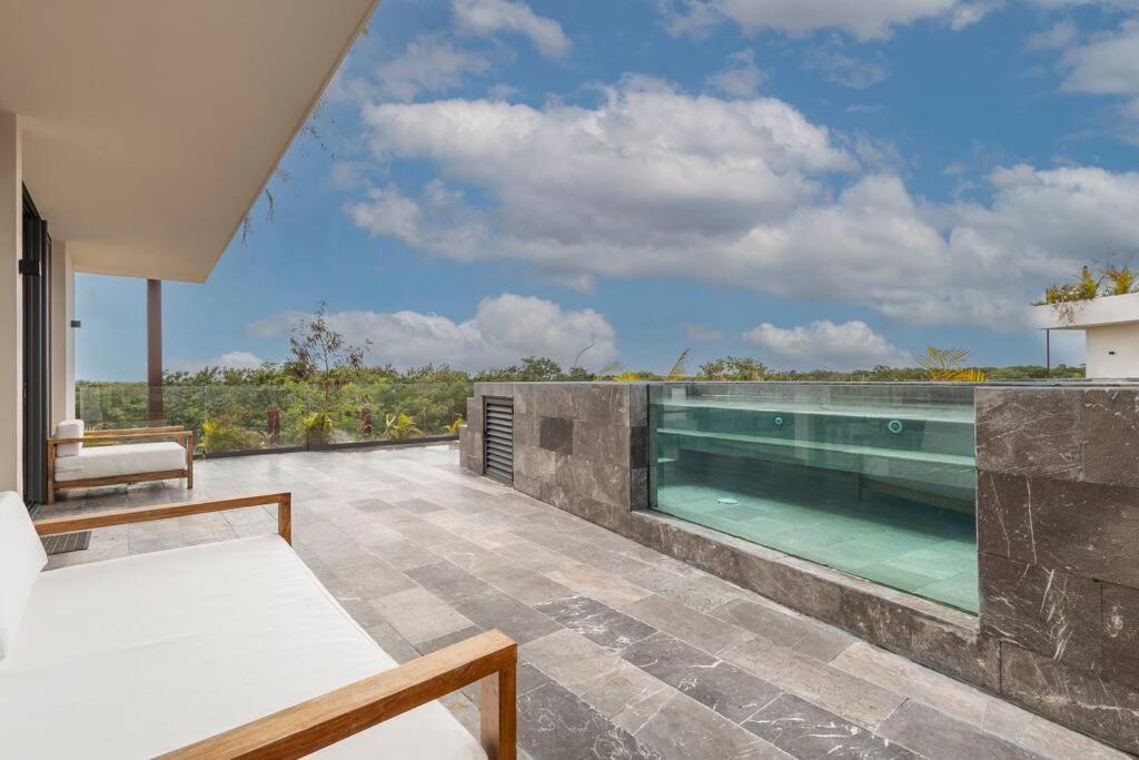 Stunning 2 Bd Mistiq Ph Rooftop Private Pool Apartment
